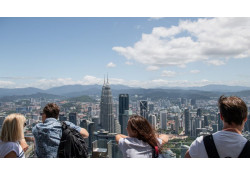 МАЛАЙЗ УЛС ДЭЛХИЙН ХАМГИЙН ДАВШИНГУЙ СУРАЛЦАХ ГАЗРЫН НЭГ БОЛЖ БУЙ