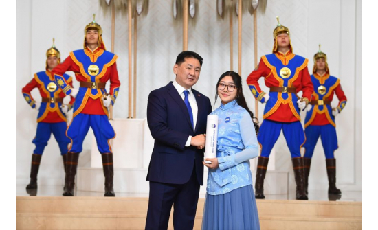 PRESIDENT OF MONGOLIA HANDS OVER LETTERS OF PURPOSE AND MOTIVATION TO THE RECIPIENTS OF THE “PRESIDENT’S SCHOLAR-2100” SCHOLARSHIP