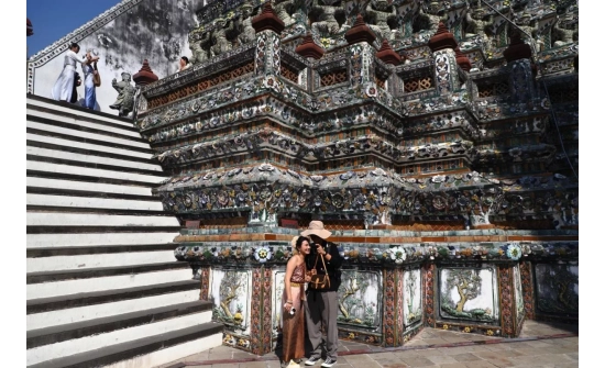 ТАЙЛАНД УЛС ХЯТАДЫН АЯЛАЛ ЖУУЛЧЛАЛЫН ЗАХ ЗЭЭЛД АНХААРАЛ ХАНДУУЛЖ БАЙНА